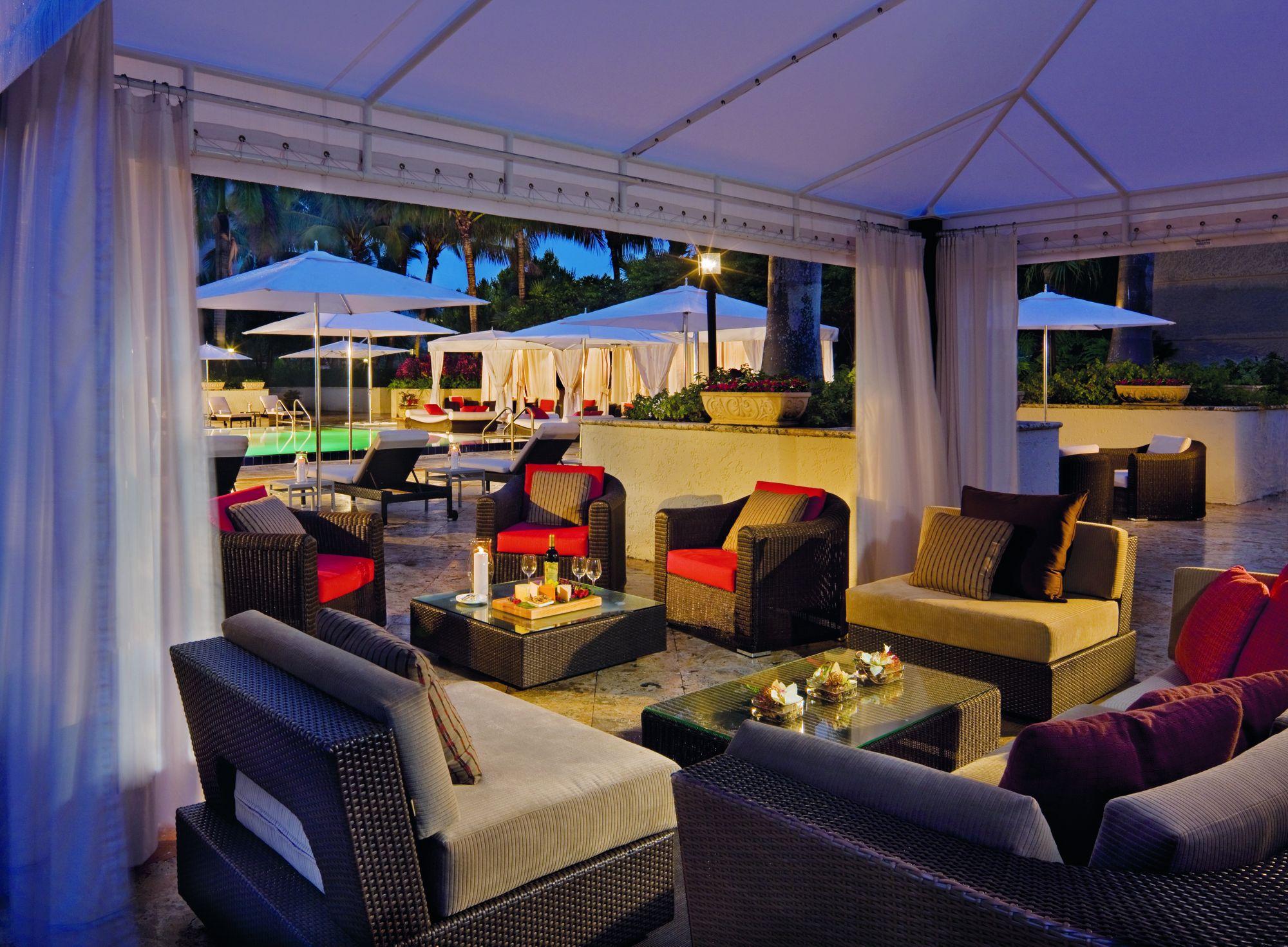 Отель The Ritz-Carlton Coconut Grove, Майами Экстерьер фото